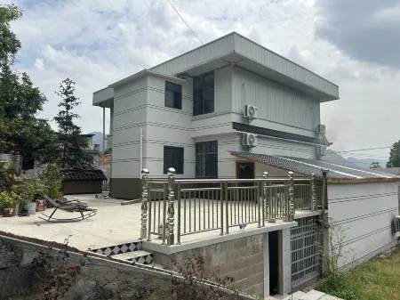 Hefeng Xingguang Xiaowu Homestay Отели в г. Хэфэн