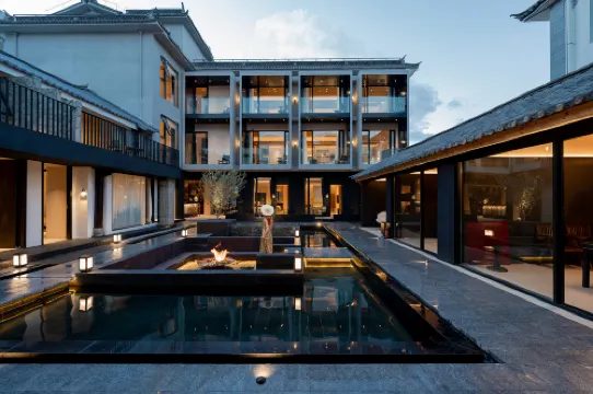 雲幔·隱奢民宿（古城南門店）