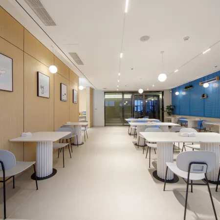Homeinn Hotel (Zhenjiang Jurong Wuyue Plaza Railway Station)