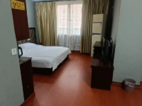 Huaxin Hotel Hoteles cerca de Xianshanhu Scenic Area