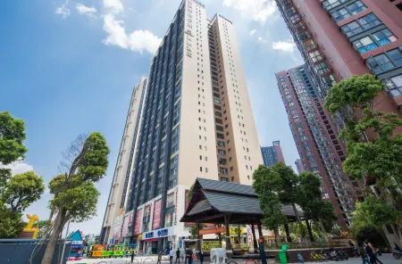 Mancai Mancai · High-altitude Audio-visual Boutique Stay (Derun Langyue Bay) Отели рядом с достопримечательностью «Yunnan Vocational College of Mechanical and Electrical Technology»