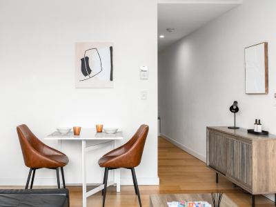 Central stylish 1 bedroom with balcony and air-con