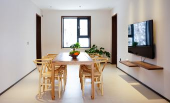 Changbaishan Xishe  (Wabi-Sabi Mid-Century Design Family Courtyard)