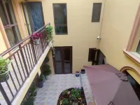 Man xing Xiang Homestay 이닝 호텔