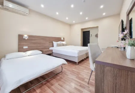 Everest Comfort Отели рядом с достопримечательностью «Ледовый дворец "Ковровец", музей мототехники Льва Пестова.»