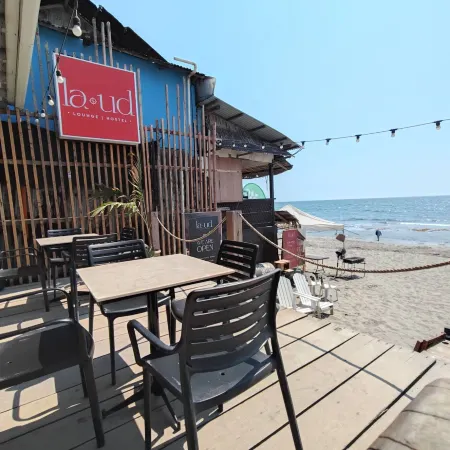 La Ud Lounge and Hostel