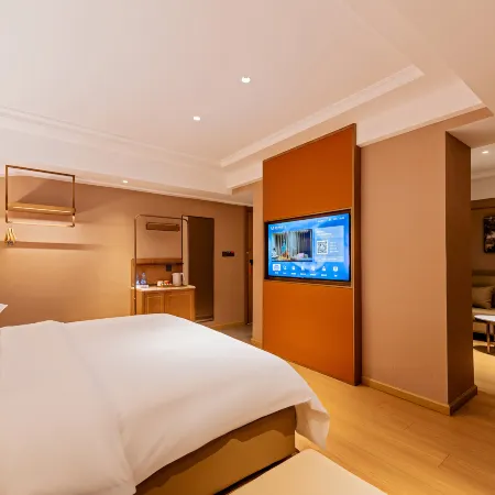 Vienna Hotel (Luohe Station Xintiandi Pedestrian Street Branch)
