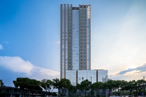 Huanlesong Hotel (Jiaxing Zhongguancun Wanli Square)