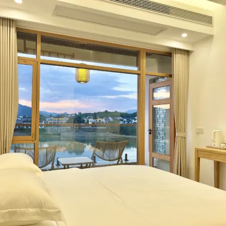 Yulong Lakeside · Xiaoyin Jiangshe · Swimming Pool Homestay (Taohua Tan Scenic Area)