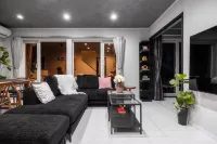 THE SHELBOURNE FURANO