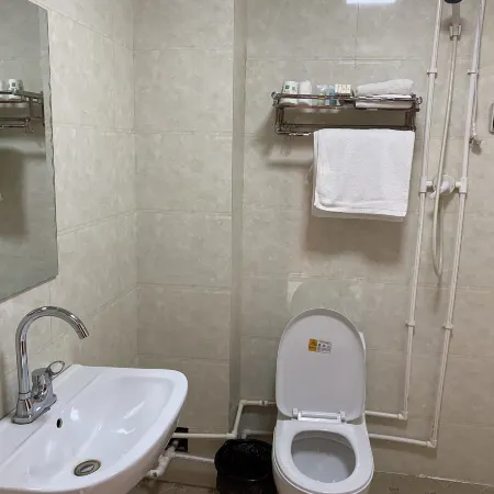 Luqu Ruixiang Hotel
