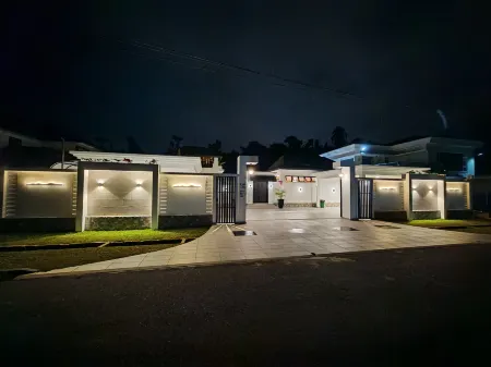 Borneo Bali Villa By Meetstay Отели рядом с достопримечательностью «Пулау Ланкаян»