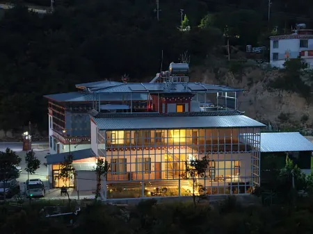 Xuelu Youju Homestay Отели рядом с достопримечательностью «Wunongding Viewing Platform»