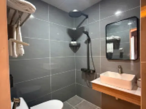 艾爾曼精品酒店 順安酒店