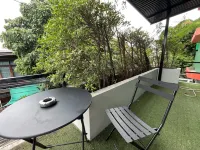 ตลาดกลางคืนรุ่งโรจน์ วิหารช้าง บ้านพักตกแต่งเบา ๆ แจกเครื่องรับรถ 10 คัน คืนละ 4 คืน - วิลล่า