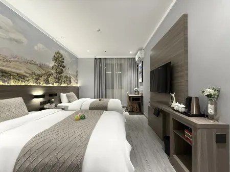 Anlu Holiday Hotel (Southeast University Jiulong Lake) Отели рядом с достопримечательностью «Communication University of China, Nanjing»