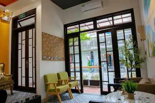 A L'Olivier Hostel