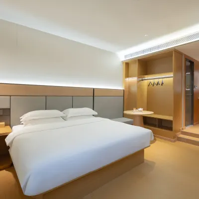 Free Hotel (Shanghai Bailian Central Shopping Plaza ) Hotels near Zhenru Station