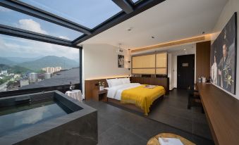 Jianyi Hotel (Nanyue Li Scenic Area)