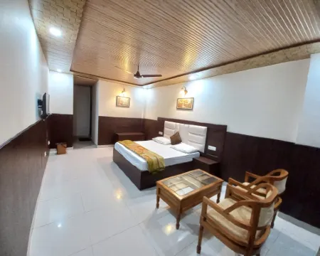Cottage Club Inn Hotels in Almora