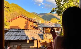 Lanping Shujiawu Township Luoguxuan Hiking Homestay