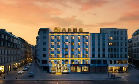 Qingpu Hotel (Qujing North Station Ethnic Middle School Branch) Отели рядом с достопримечательностью «Yunnan Vocational Institute of Energy Technology»