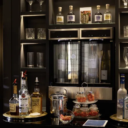 Hôtel le Marianne Отели рядом с достопримечательностью «8-й округ: Елисейские поля»