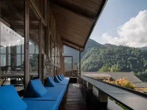 Under the Tree Art Hot Spring Homestay