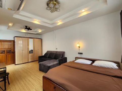 ตลาดน้อย เพ้นท์เฮาส์