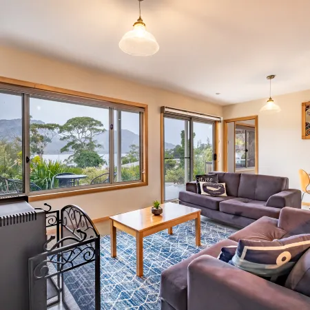 Freycinet Stone Studio 5