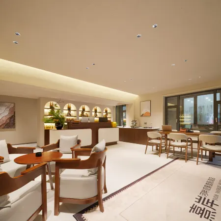 Xi'an Riverside Scenic Resort Hotel(Snow village)