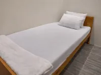 Basic Room in Lipa City Near SM and THE OUTLETS Hotels in Lipa