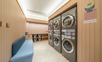 HanTing Hotel (Yanji Canhua Street Water Market)