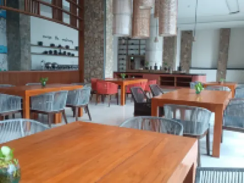 Louis Kienne Resort Senggigi Hotels in Malaka