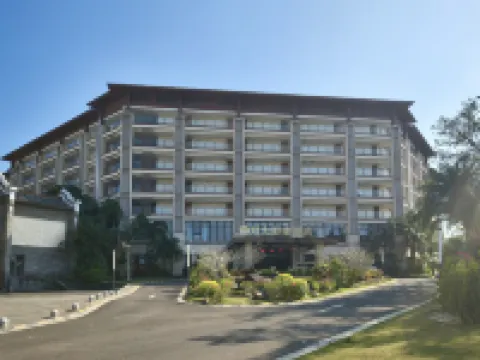 Baoting ShuangDa Luxury Hot Spring Hotel