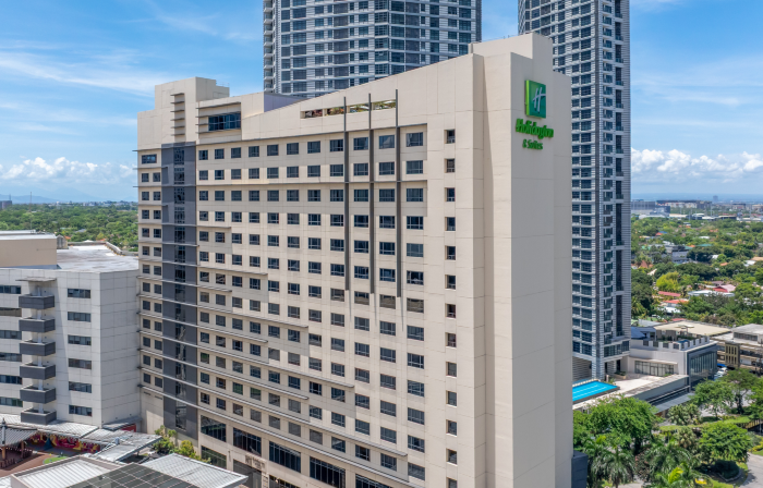 Holiday Inn & Suites MAKATI by IHG