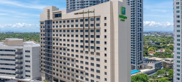 Holiday Inn & Suites MAKATI by IHG Ξενοδοχεία στην πόλη Μακάτι