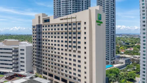 Holiday Inn & Suites MAKATI by IHG