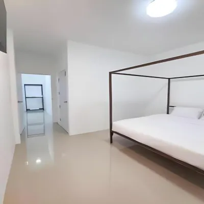 Wicket White Villa Hotels near Photharam Hospital