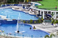 Amaya View - Pools