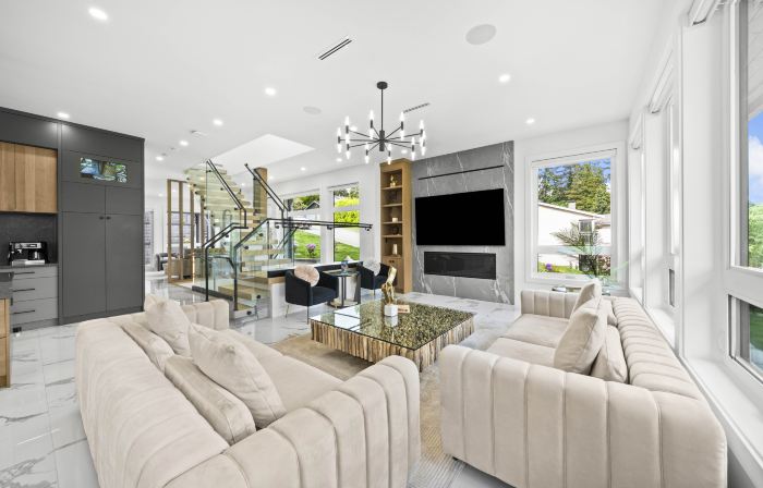 LUXURY RESIDENCE