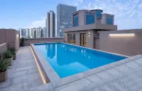 Mehood Theater Hotel (Guangzhou Xintang High-speed Railway Station Branch) - Rooftop Pools
