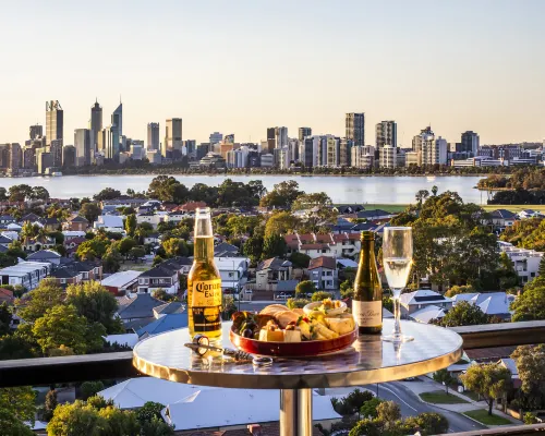Metro Hotel Perth Hotels near Como