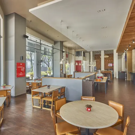 Ibis Singapore Novena Отели рядом с достопримечательностью «Станция метро Novena»