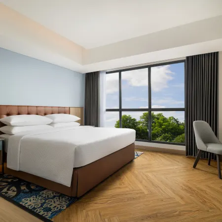 Four Points by Sheraton Pontianak Отели рядом с достопримечательностью «Памятник Digulis»