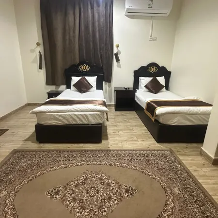 Al Eairy Furnished Apartments Qassim 4