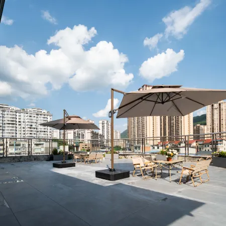 Tianyue Hotel (Longli County Mingmen Times Square)