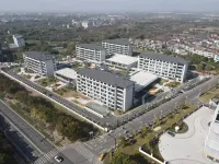 Shengzhou Xingfu Wellness Center - parking
