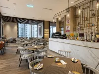 Royce Residences KLCC Kuala Lumpur by ALMA ( Rooftop Infinity Pool + 10Mins Walk to KLCC ) - Breakfast