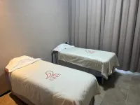 LUZBAISHA Wild Luxury Homestay | Mountain Snow Bank, Sunrise Golden Peak (Baisha, Lijiang) - سبا